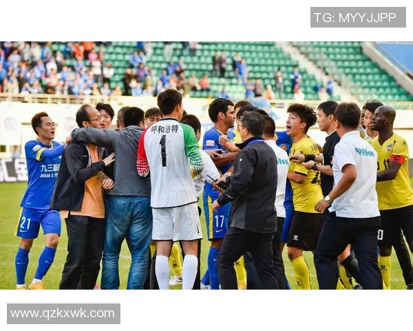 足球明星齐聚一堂互动盛宴球迷热议幕后故事与赛场精彩瞬间 足球明星齐聚一堂互动盛宴球迷热议幕后故事与赛场精彩瞬间